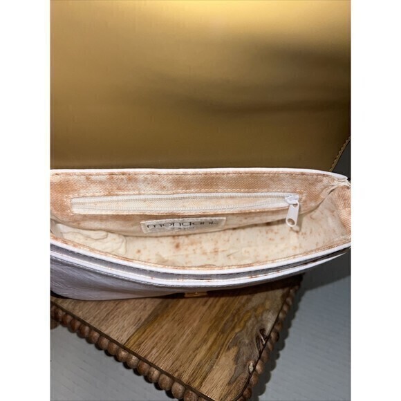 MONDANI NEW YORK Simulated Leather Hand/Shoulder Bag Color Tan and White.‎ - Picture 5 of 7